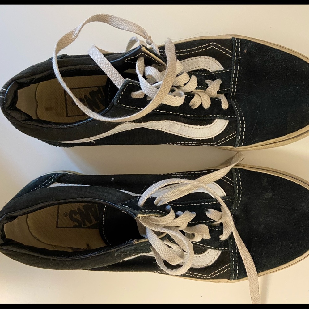 Low top black vans
